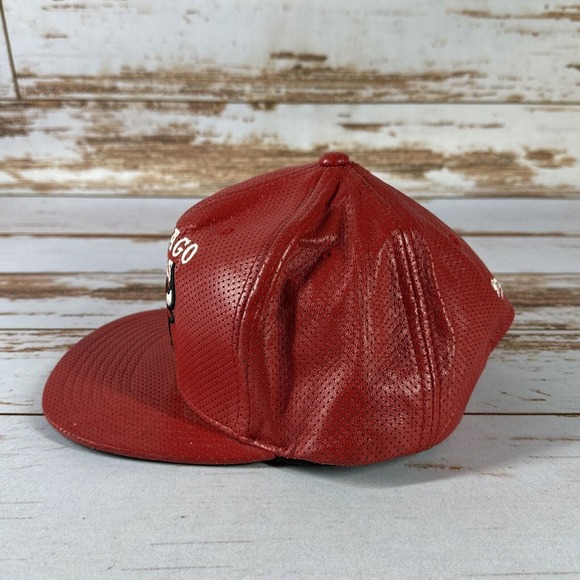 Mitchell and Ness Chicago Bulls Perforated Lambskin Leather Snapback Red - Picture 2 of 7